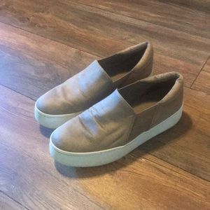VINCE platform slip on beautiful color
